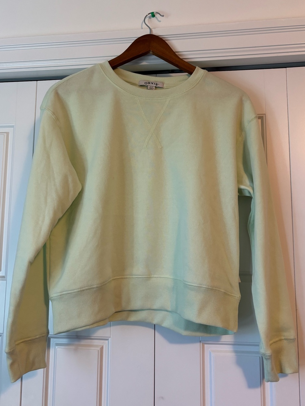 Orvis 🧸 pastel green crewneck sweatshirt